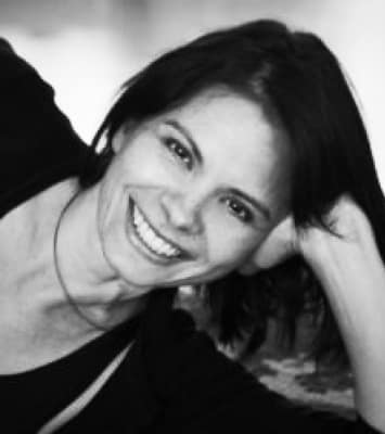 Anna Dobos